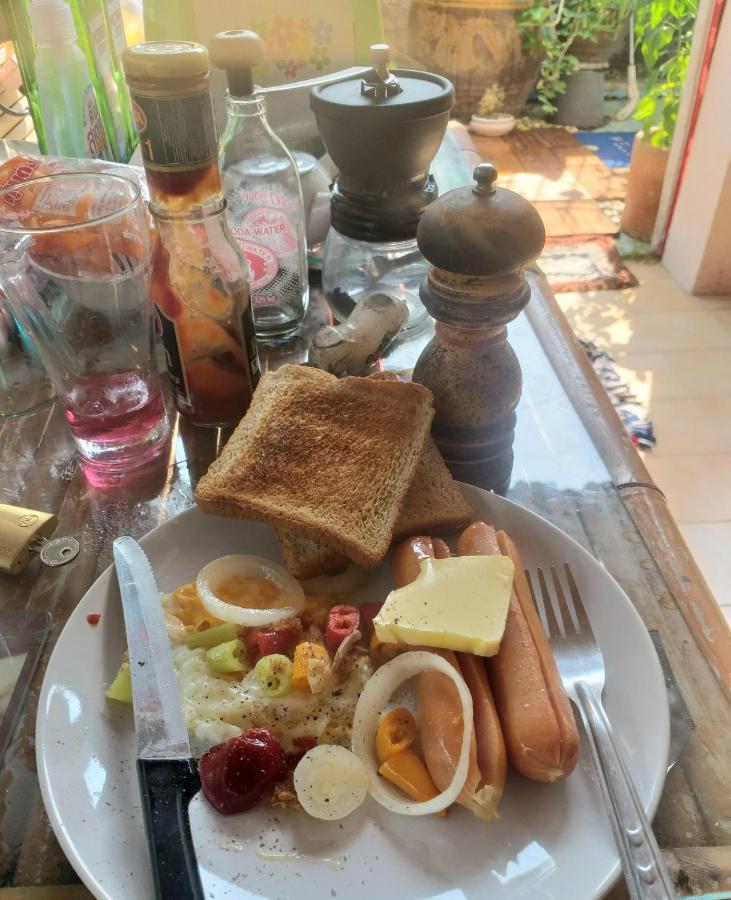 Srikrung Guesthouse Phra Nakhon Si Ayutthaya Dış mekan fotoğraf