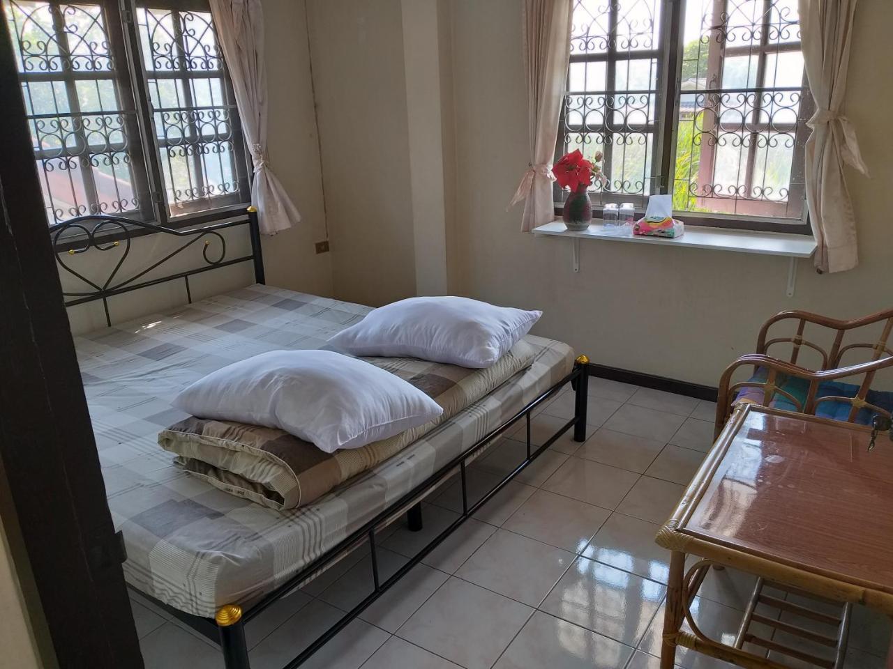 Srikrung Guesthouse Phra Nakhon Si Ayutthaya Dış mekan fotoğraf