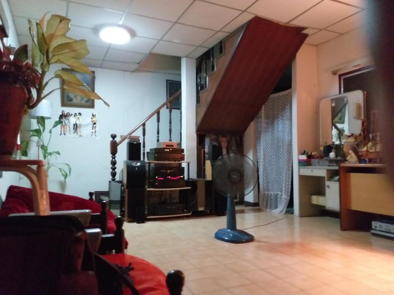 Srikrung Guesthouse Phra Nakhon Si Ayutthaya Dış mekan fotoğraf